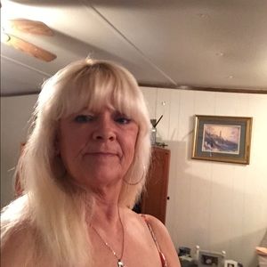 Meet your Posher, Carol